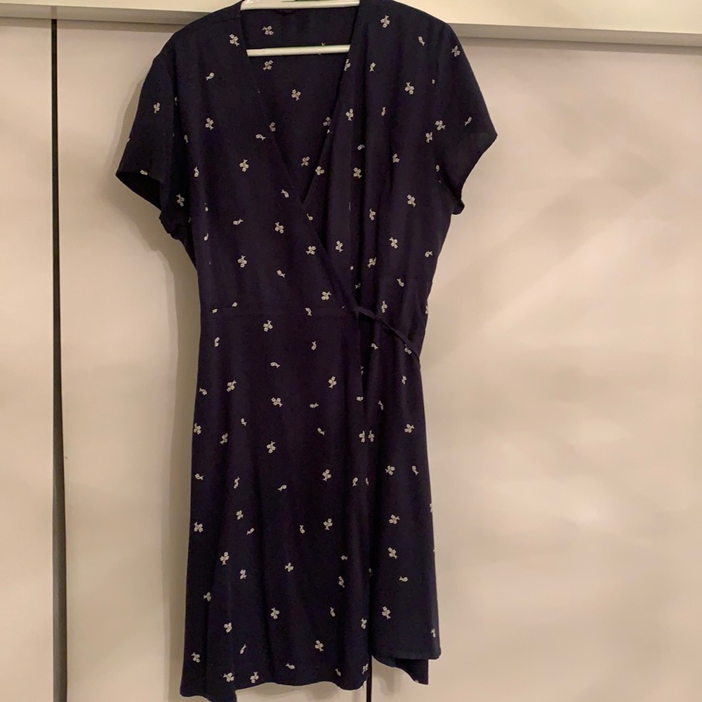 Knot sisters mini flower dress!